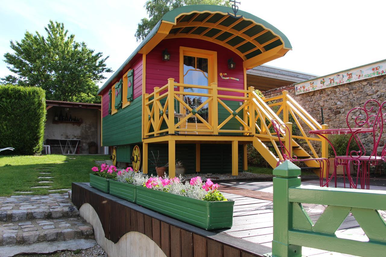 Bed and Breakfast Roulotte La Dominique Romery  Zewnętrze zdjęcie