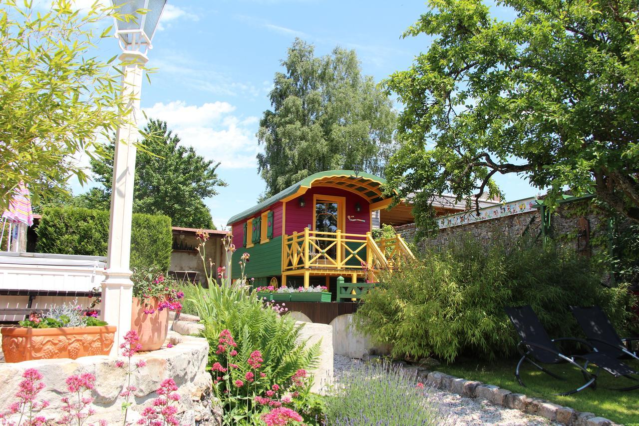 Bed and Breakfast Roulotte La Dominique Romery  Pokój zdjęcie